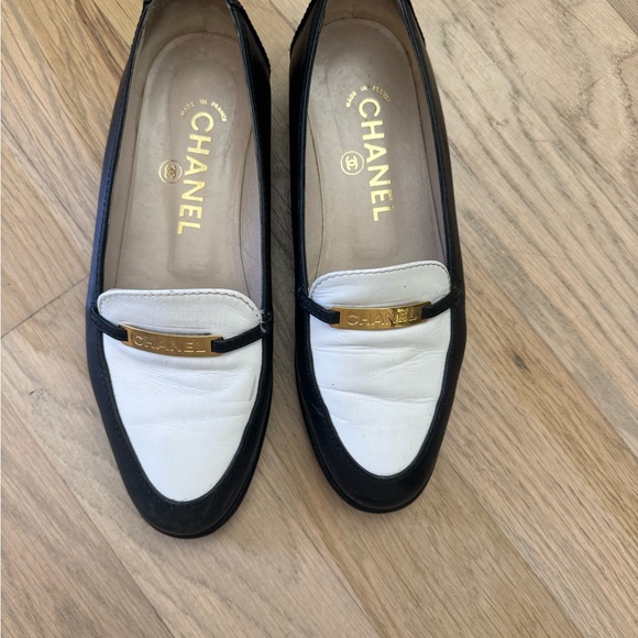 CHANEL Two-Tone Black and White Loafers with Gold Accent - Picture 3 of 4
